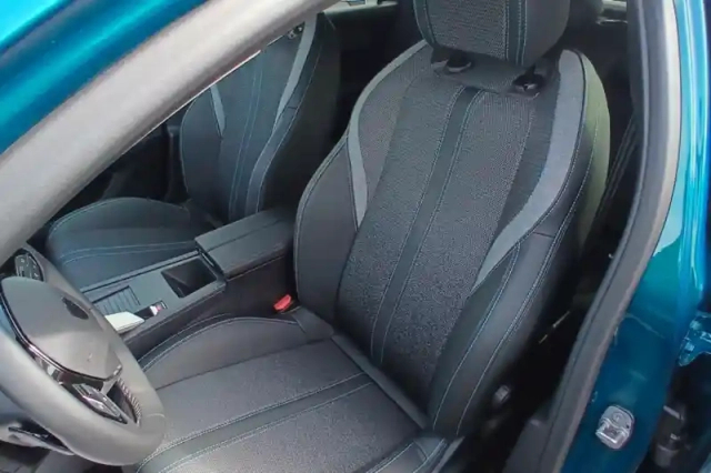 Peugeot 308 hybrid 136 e-dcs6 — photo 10