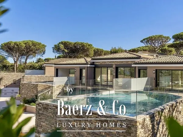Villa 7 pièces 275 m²