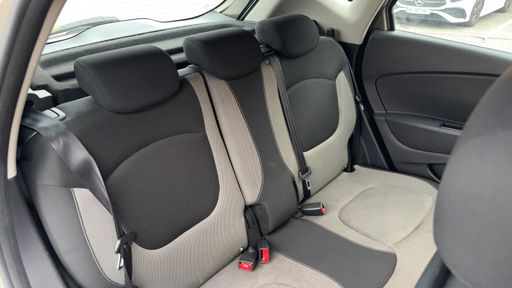 Renault Captur 1.5 dCi Energy 90 EDC6 - Business – 2016 – 146863 km – Diesel – Boîte Automatique — photo 31