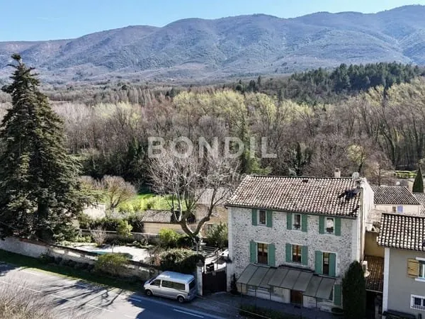 Maison 13 pièces 336 m²