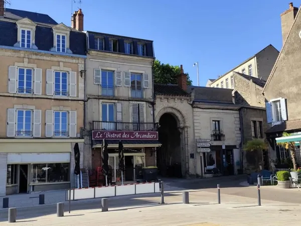 Emplacement stratégique en centre-ville – Local commercial à fort potentiel