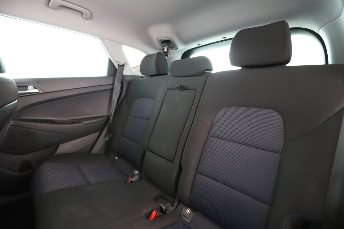 Hyundai Tucson 1.7 CRDi Intuitive — photo 13
