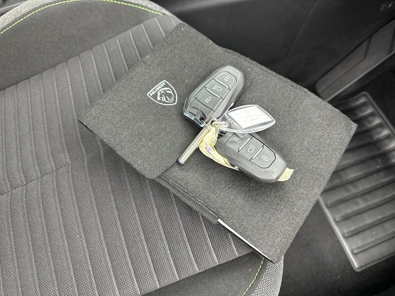 Peugeot 208 puretech 100 s&s bvm6 allure — photo 31