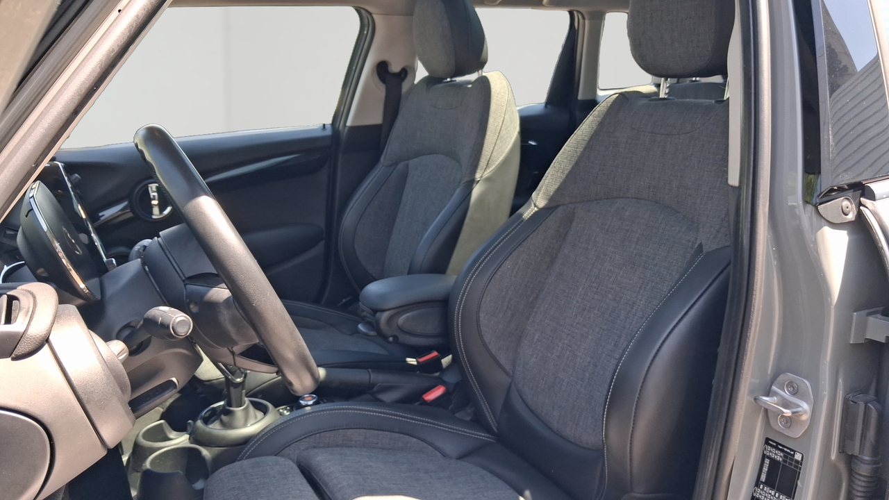 Mini Hatch 5 Portes Cooper 136 ch BVA7 — photo 11