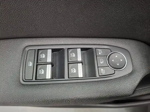 Renault Captur e-tech plug-in 160 — photo 31