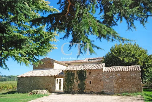 Propriété 6 pièces 226 m²