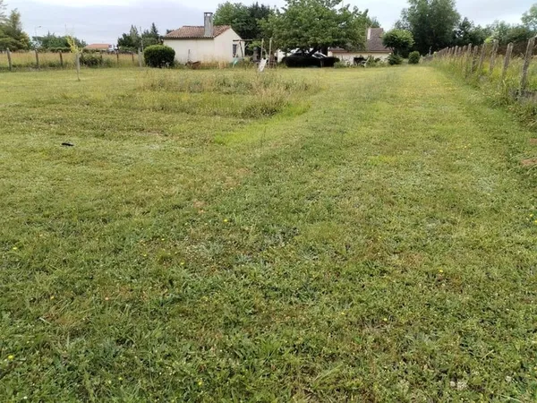 Terrain 800 m²