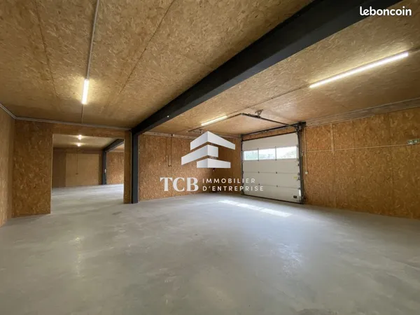 Local 400 m² Saint-Herblain