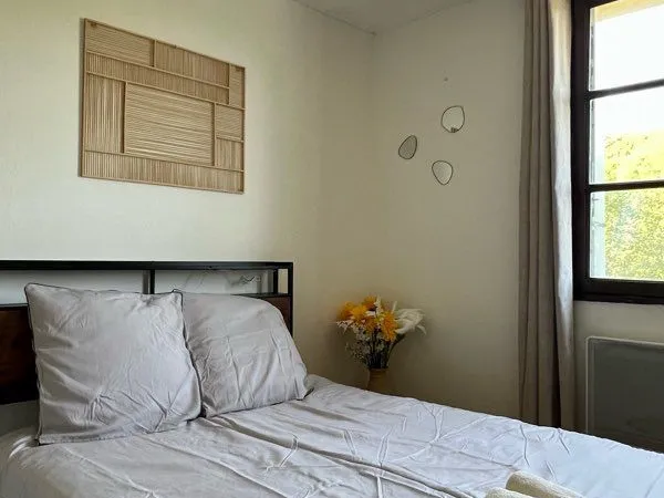 Appartement Studio meublé indépendant avec terrasse