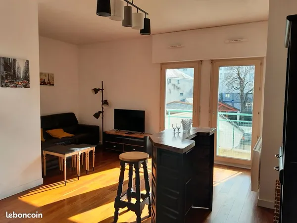 Chambre Haut de gamme, dans T4, 90m2, Doutre, au Quai