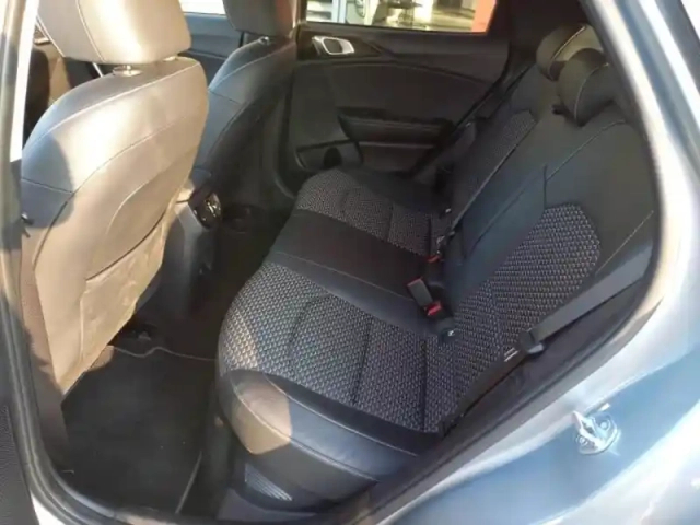 Kia Xceed 1.6 gdi 141ch phev lounge dct6 — photo 12