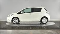 Toyota Yaris HSD 100h Style 5p — photo 7