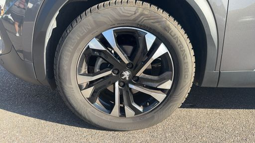 Peugeot 2008 1.2 PureTech 130 EAT8 - GT – 2023 – 28131 km – Essence – Boîte Automatique — photo 9