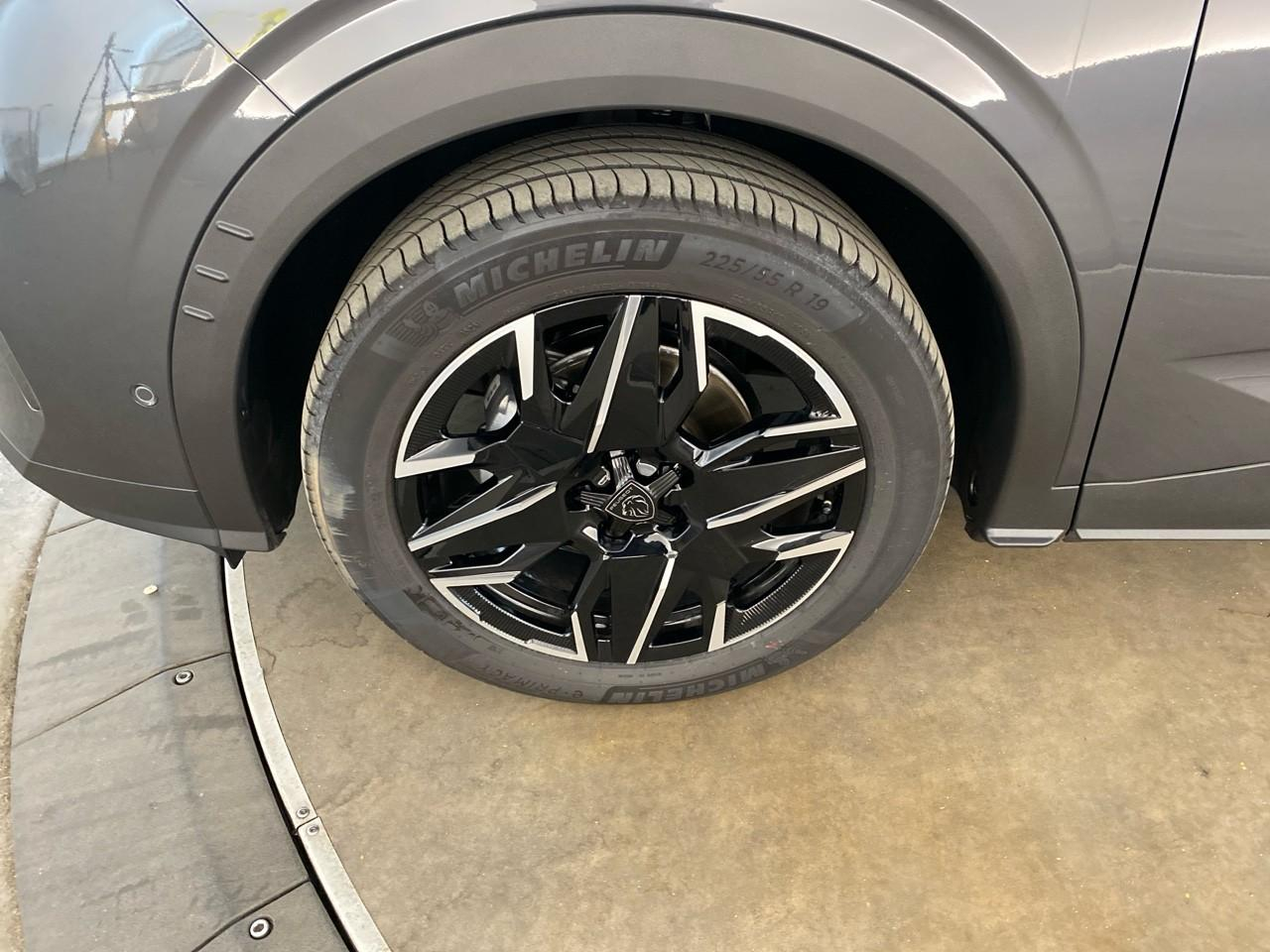Peugeot 3008 hybrid 145 e-dcs6 gt — photo 11