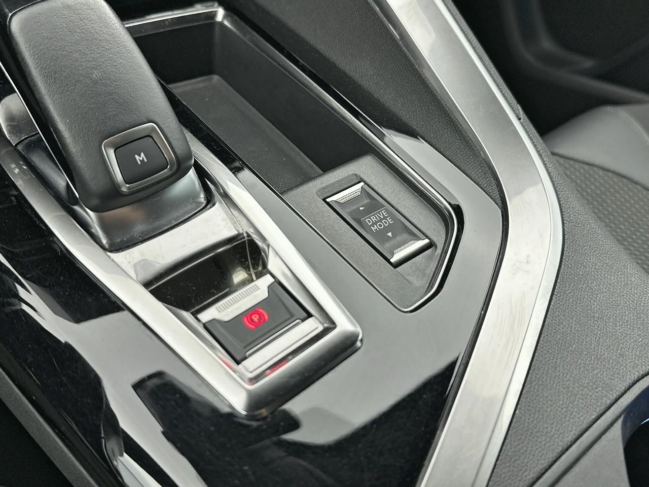 Peugeot 3008 puretech 130ch s&s eat8 gt pack — photo 28