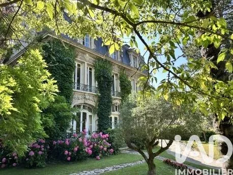 Demeure 9 pièces 232 m²