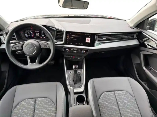 Audi A1 sportback 30 tfsi 116 ch s tronic 7 — photo 11