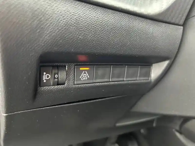 Peugeot 208 puretech 75 s&amp;s bvm5 — photo 20