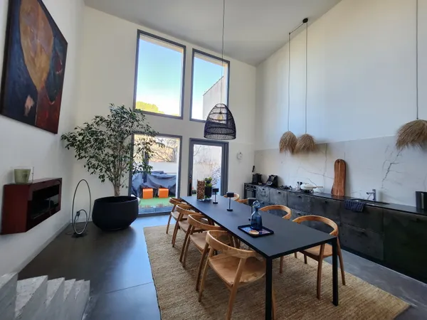 Vends 30 mn d'Aix en Provence - maison de ville contemporaine