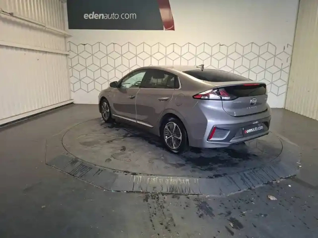Hyundai Ioniq plug-in 141 ch — photo 8