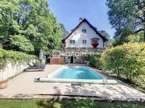 Maison 11 pièces 350 m²