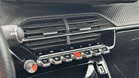 Peugeot 208 e-208 136ch GT — photo 15