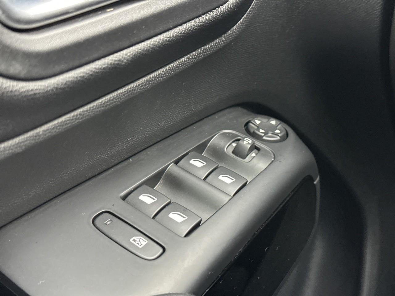 Citroën C5 Aircross hybride rechargeable 225 e-eat8 feel pack — photo 15