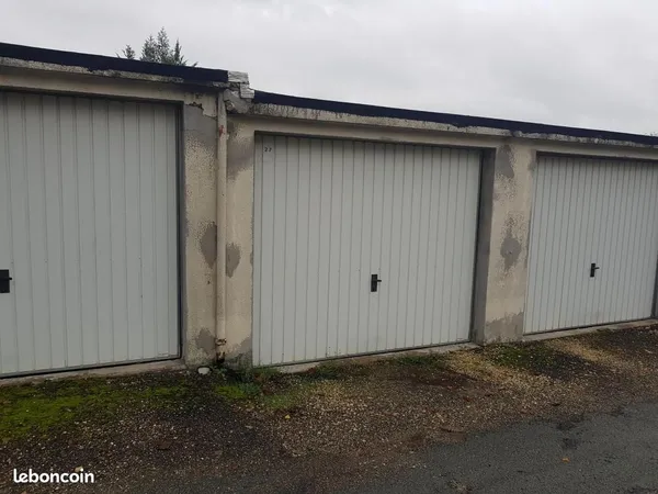 Garage/box 15 m² Cravanche