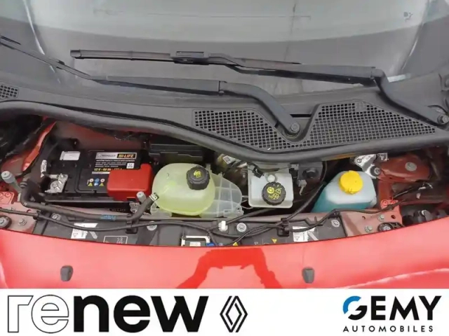 Renault Twingo iii e-tech — photo 30