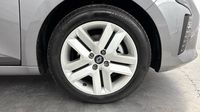Renault Clio 1.5 dCi 100ch Evolution - 25 — photo 20