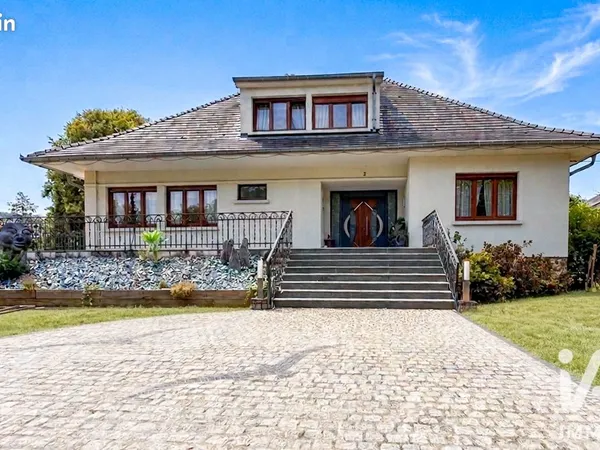 Maison 8 pièces 215 m²