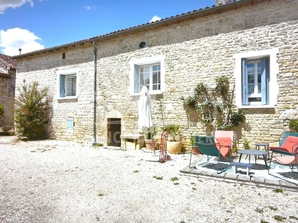MAISON EN PIERRES 72 m² + ANNEXE ENTIEREMENT RENOVÉES - COUR ET DEPENDANCES - 25 MINUTES NORD ANGOUL