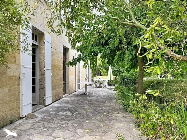 Maison 8 pièces 280 m²