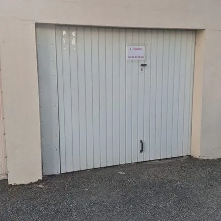 A vendre garage ferme