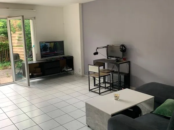 Sous location 2 pièces RDC