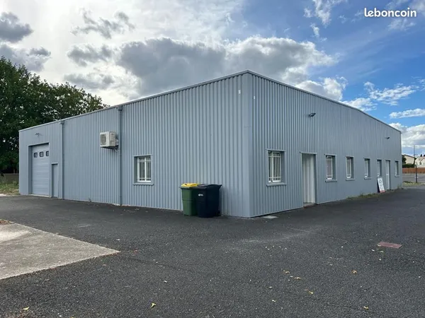 Local d'activité 240 m²