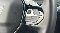 Peugeot 2008 e-2008 156ch 54 kWh Allure — photo 18