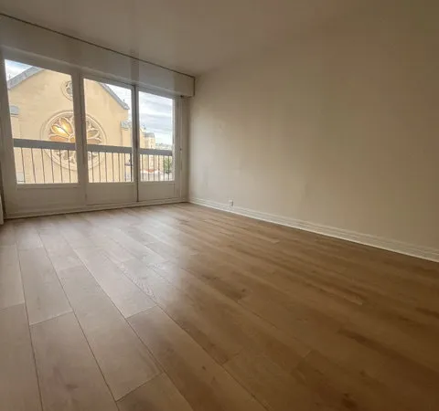 Beau 2 Pièces avec ascenseur