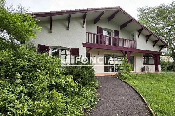 Maison 6 pièces 262 m²