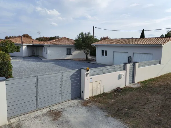 Maison contemporaine atypique
