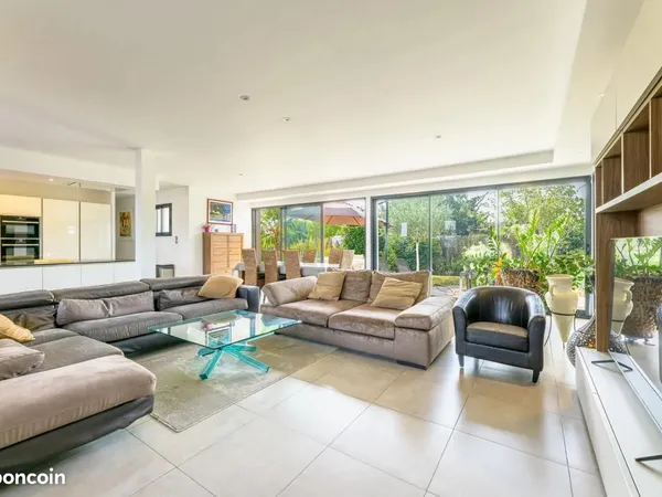 Maison 6 pièces 194 m²