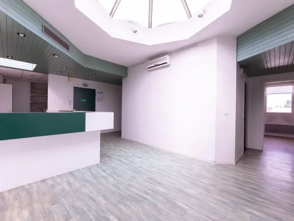 Bureau 10 pièces 235 m²