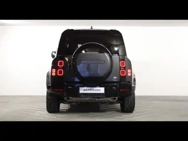Land Rover Defender 110 2.0 p400e x-dynamic hse — photo 5