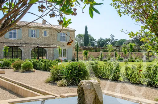Propriété 6 pièces 220 m²
