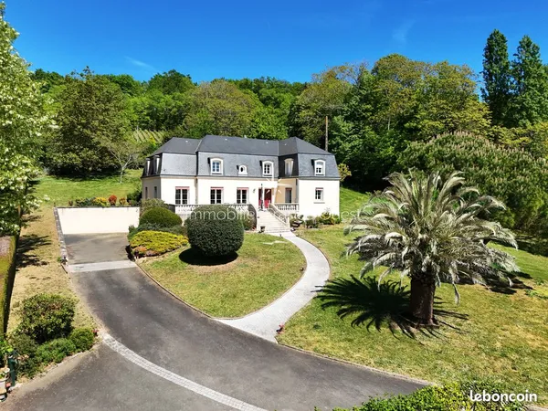 Propriété 11 pièces 268 m²