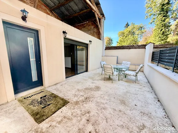 Studio avec terrasse