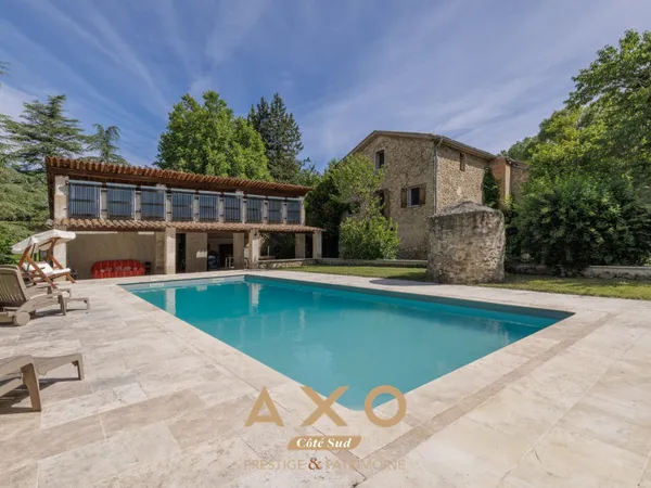 Maison 10 pièces 518 m²