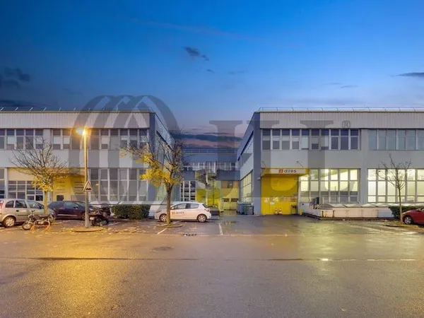 Local d'activité 9605 m²