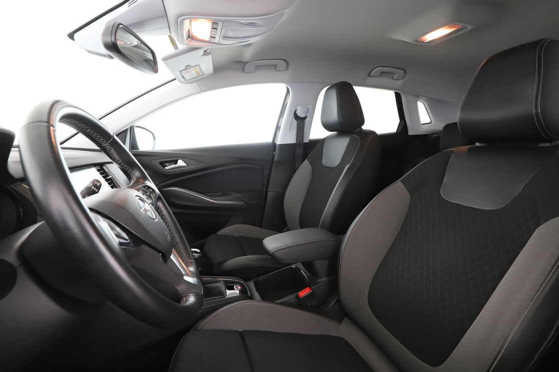 Opel Grandland X 1.2 Turbo Edition — photo 9