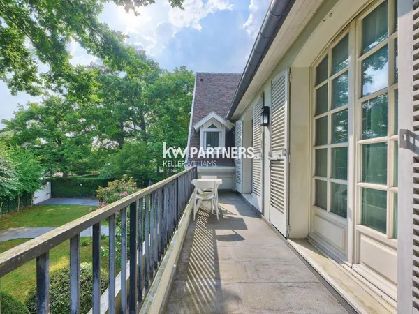 VENTE : maison de 14 pièces (420 m²) au Vésinet 14 PIÈCES 8 chambres jardin